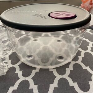 Tupperware Round Bowl
